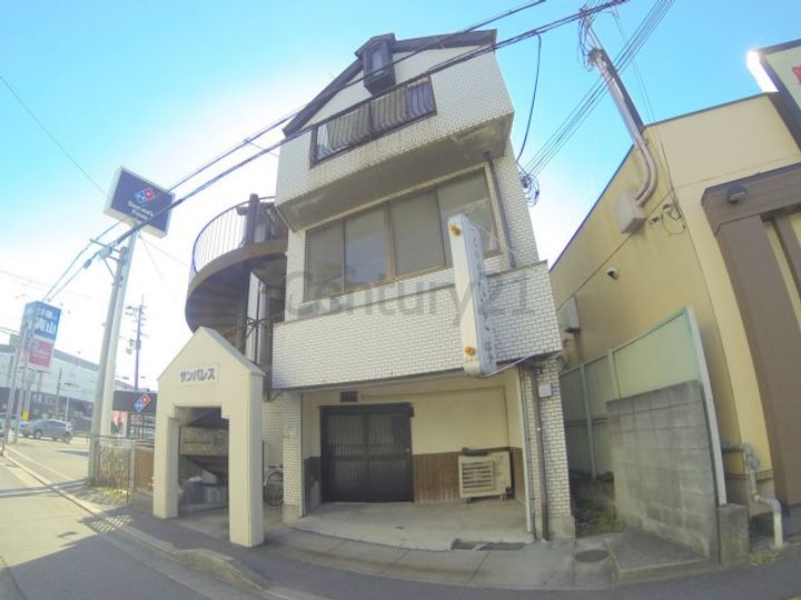 サンパレスマンションの外観