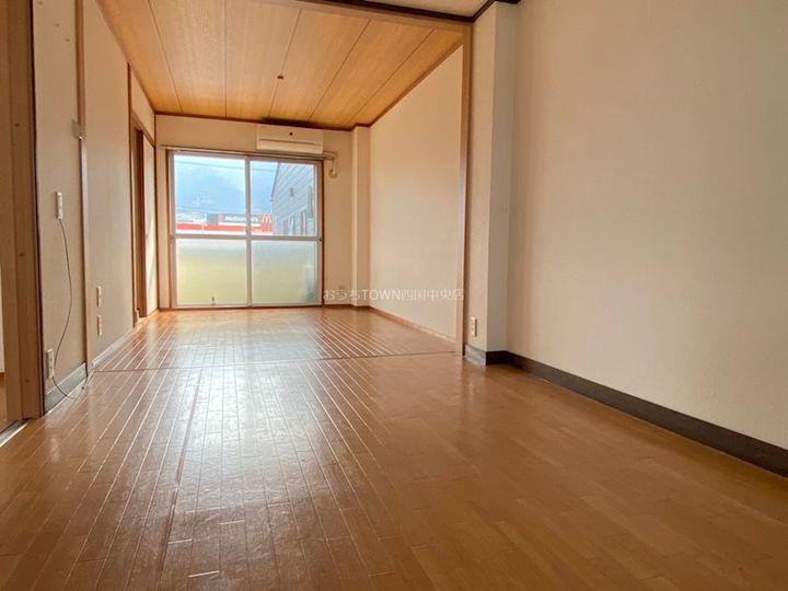 ゆうきマンションの居間