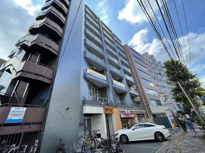 双秀ビルの外観