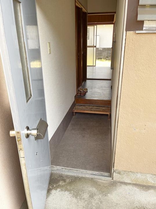 岡山県岡山市南区豊成1(一戸建)の賃貸物件の玄関