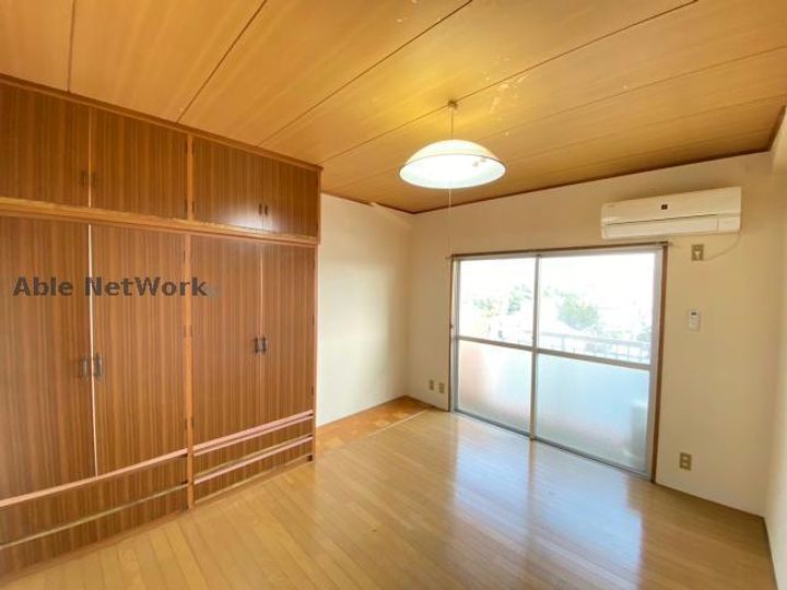 サンパワー片山の居間