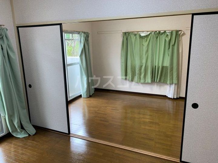 エステートIの居間