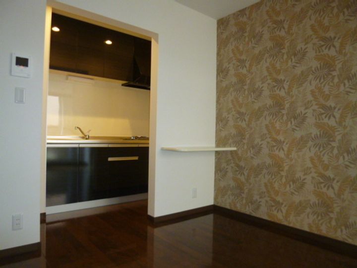 レイナス花絣の居間