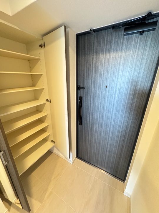 S-RESIDENCE堺浜寺broadの玄関