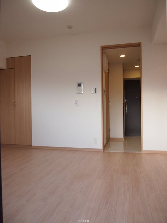 ルーブル市ヶ谷の居間