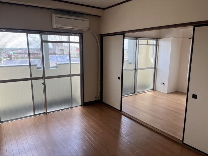 共和サンビルの居間