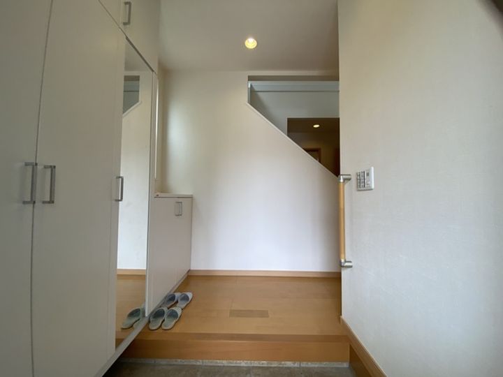 東京都町田市薬師台2(一戸建)の賃貸物件の玄関