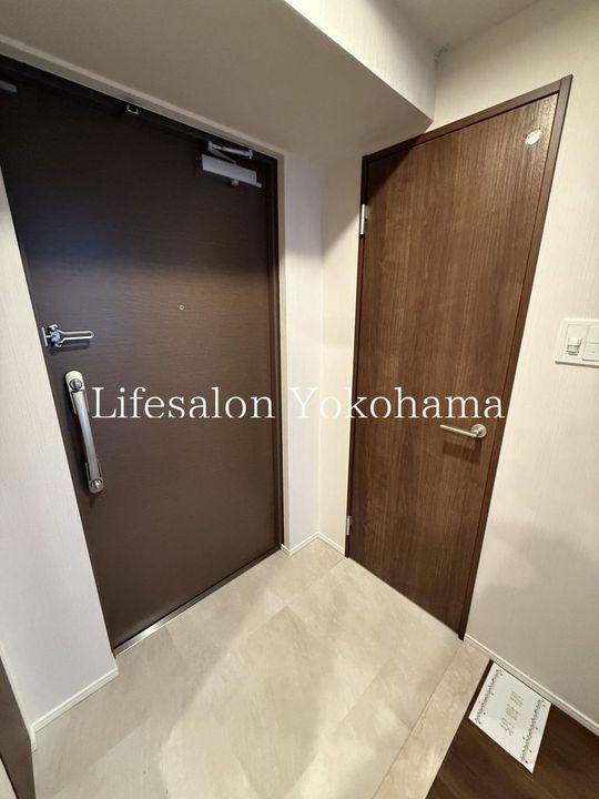 神奈川県横浜市港北区新横浜1(マンション)の賃貸物件の玄関