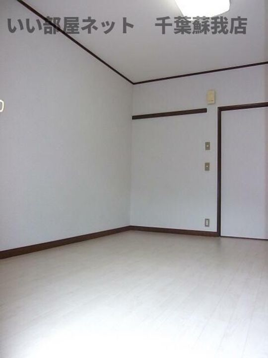 コーポ・ハイブリッチの居間