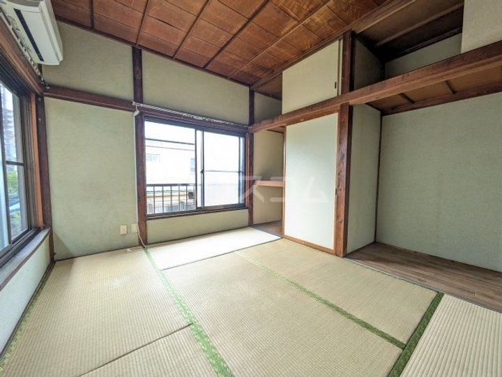 内田荘Aの内装