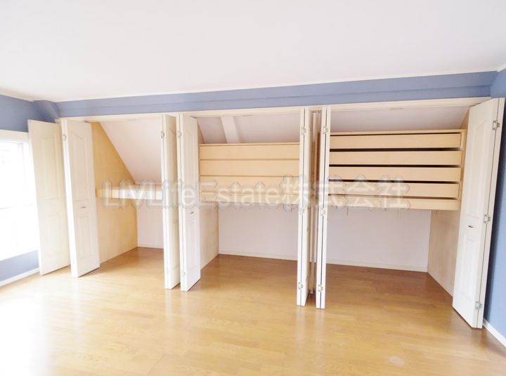 石澤商会学園西町ビルの内装