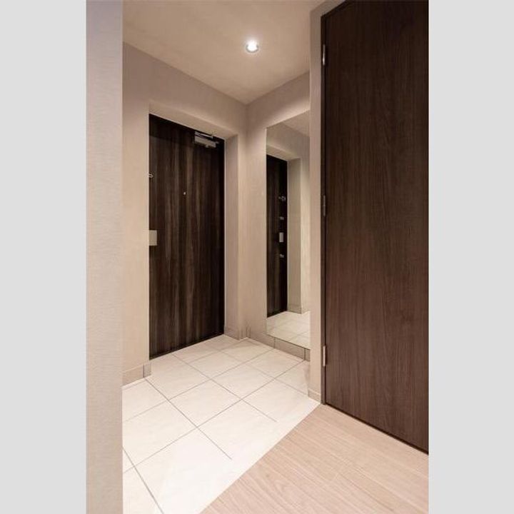 コンポジット新宿柏木の玄関