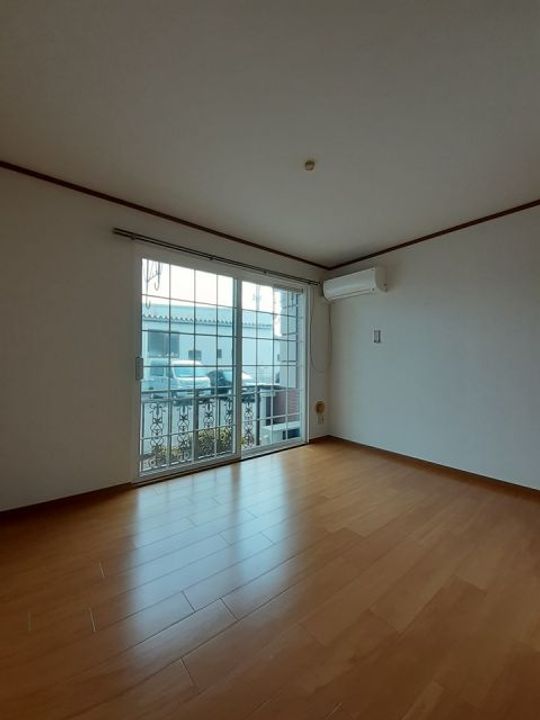 福島県福島市瀬上町字薬師前(アパート)の賃貸物件の居間