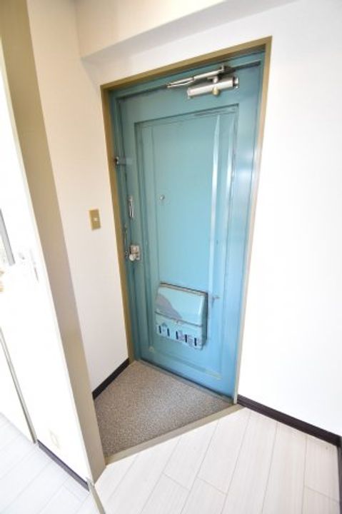 ディノ玉出の玄関