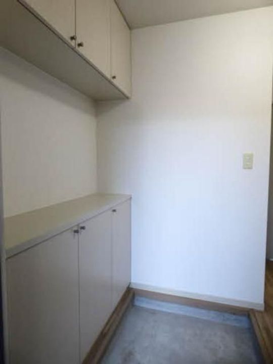 メゾンフェニックスの玄関