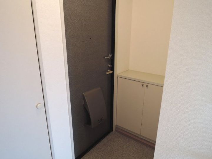 ルネ熊取の玄関