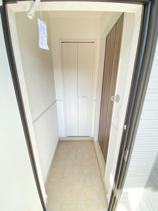 千葉県富里市七栄(アパート)の賃貸物件の玄関