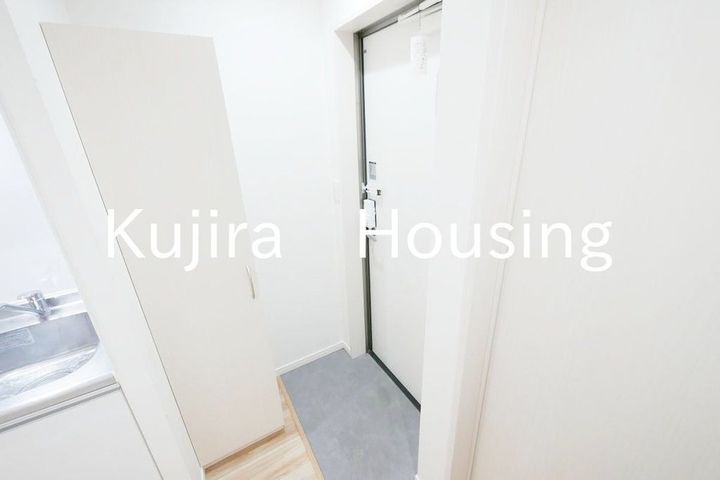 ルミナス 西堀の玄関