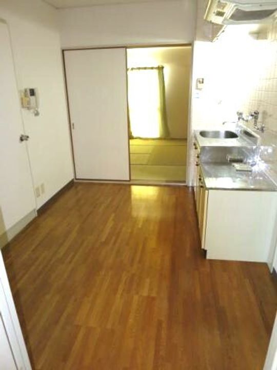 エヒメマンションの居間