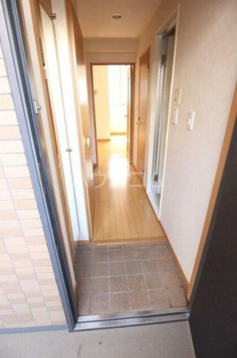 プライマリー桜新町の玄関