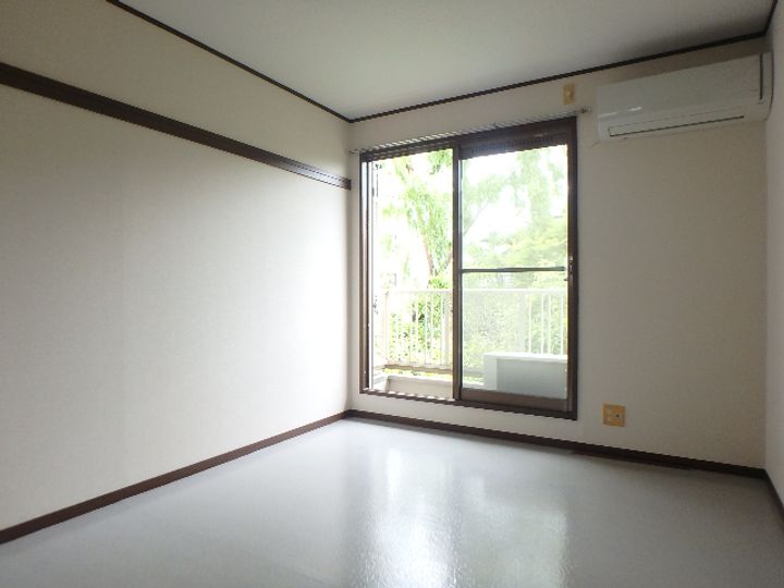 サニーメゾン駒場の居間