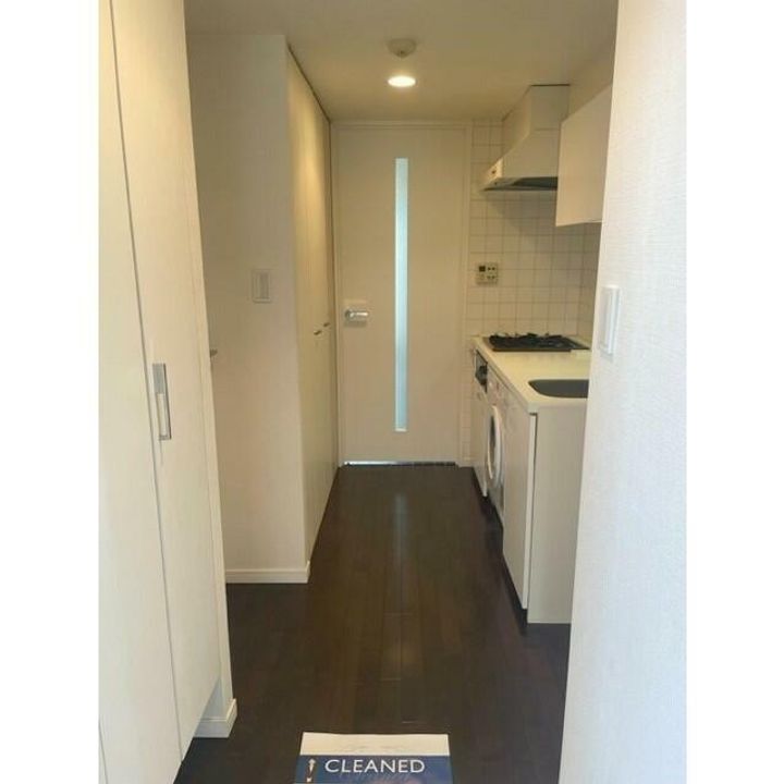 コンフォリア駒澤の玄関