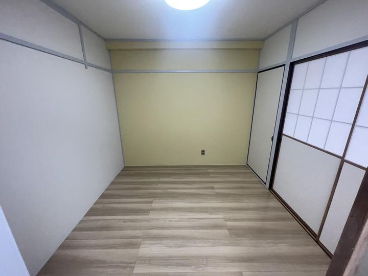 下川サンリバーマンションの居間