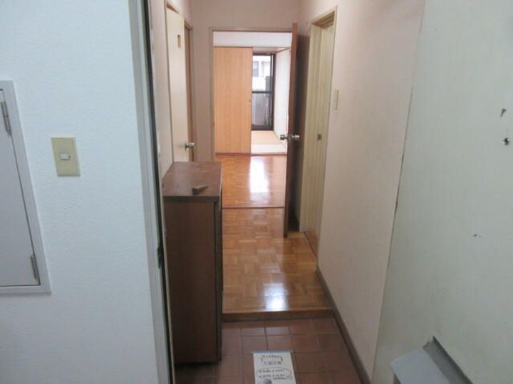 NE1コーポの玄関