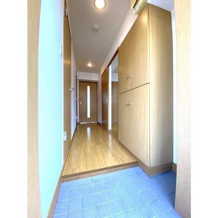 栃木県小山市東城南1(マンション)の賃貸物件の玄関