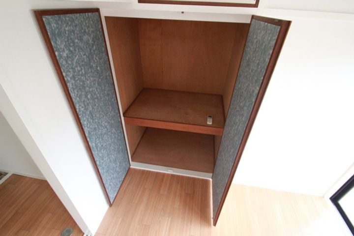 山鶴ビルの内装