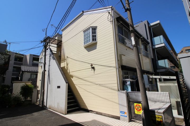 プラザ・ドゥ・ヨークの外観