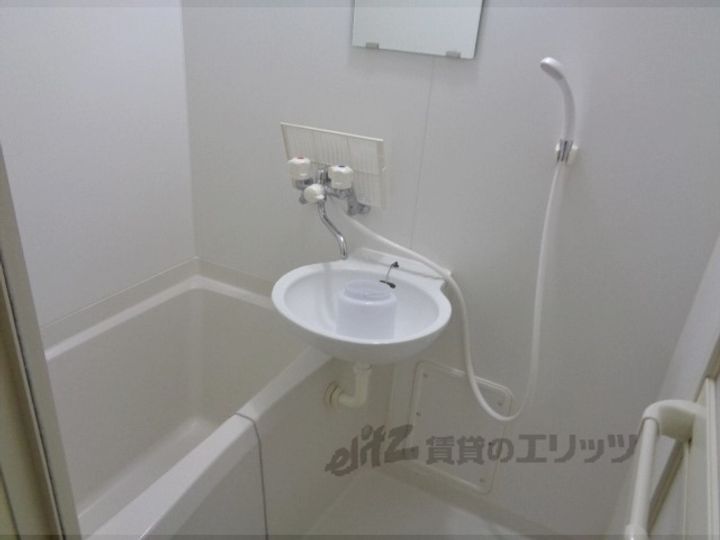 レオパレス余内の風呂