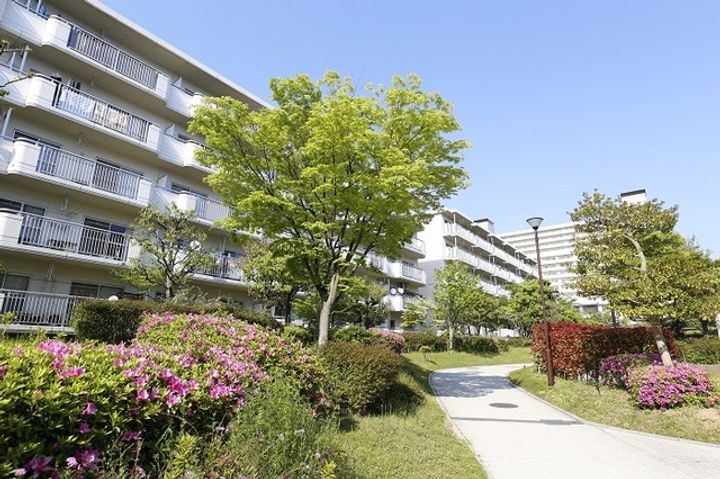 URアミティ学園西町の外観