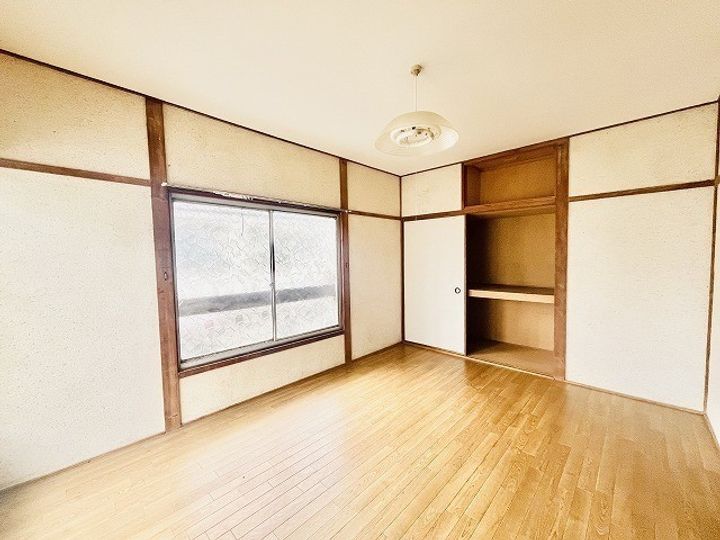 横山アパートBの居間