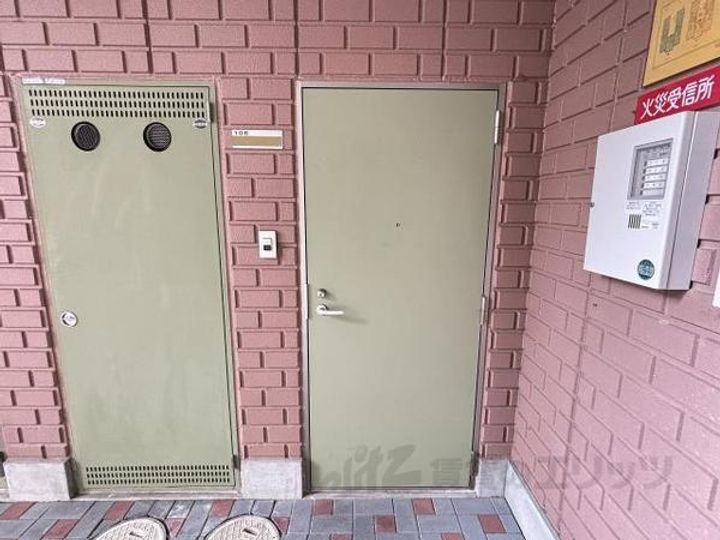 ラフェスタ彦根3の玄関
