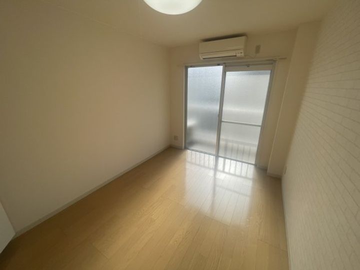 コーポ三和新大宮2号館の居間