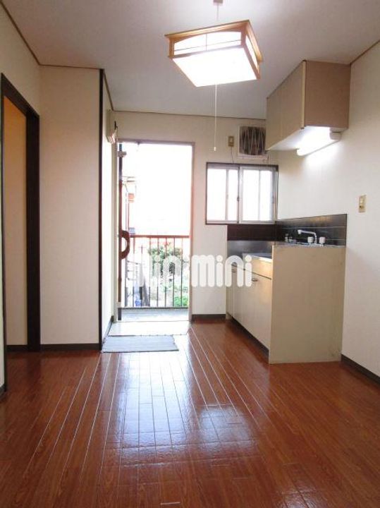 ハピネス千代IIの居間