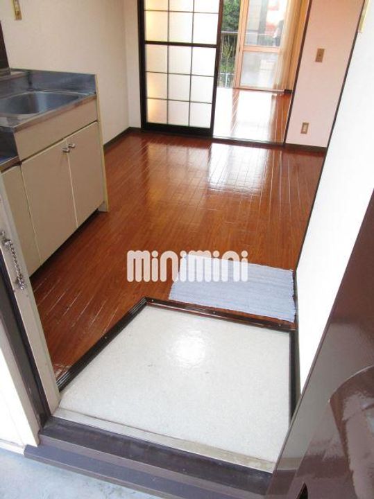 ハピネス千代IIの玄関