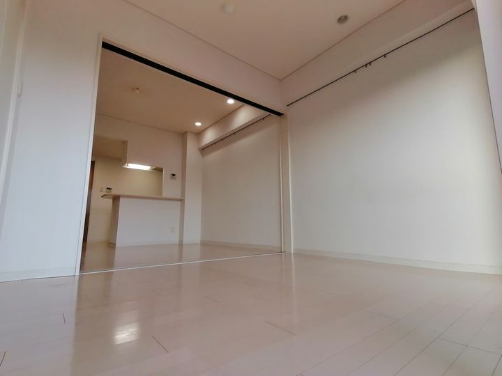 コンフォートEXE連坊ステーションの居間