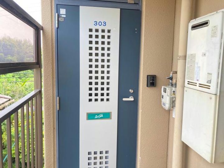 山口県岩国市錦見8(アパート)の賃貸物件の玄関