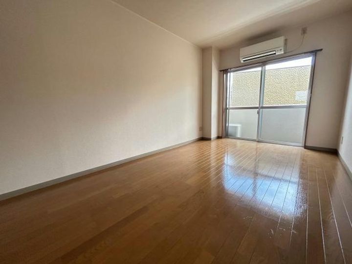 愛知県日進市岩崎町西ノ平(マンション)の賃貸物件の居間