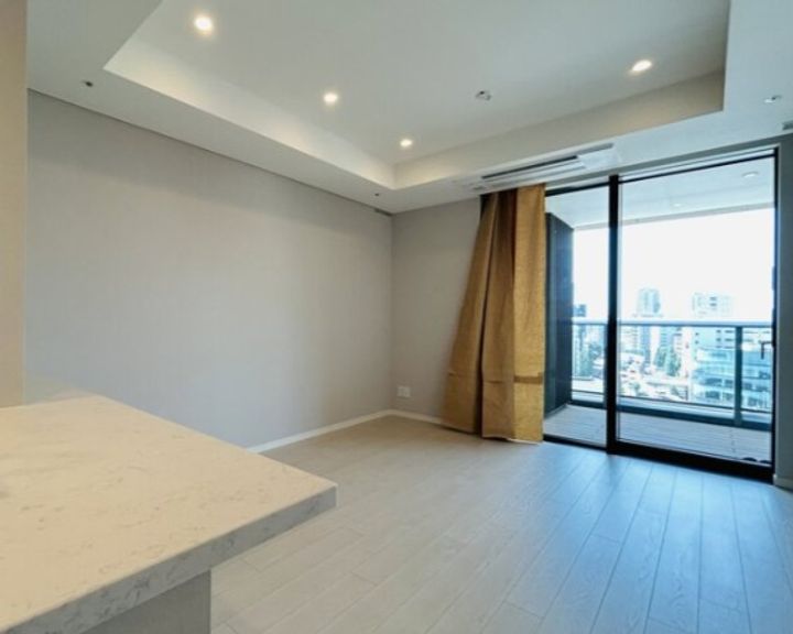 東京都港区麻布台1(マンション)の賃貸物件の居間