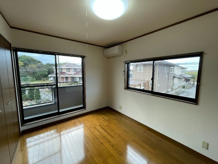 ライジングサン・Pt.Iの居間