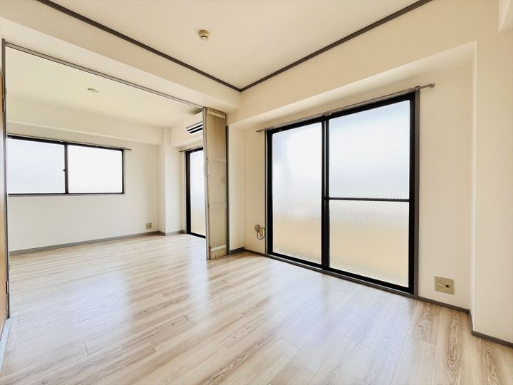 スズキマンションの居間