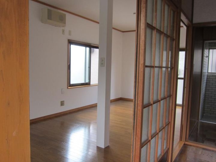 静岡県御殿場市中畑(一戸建)の賃貸物件の居間