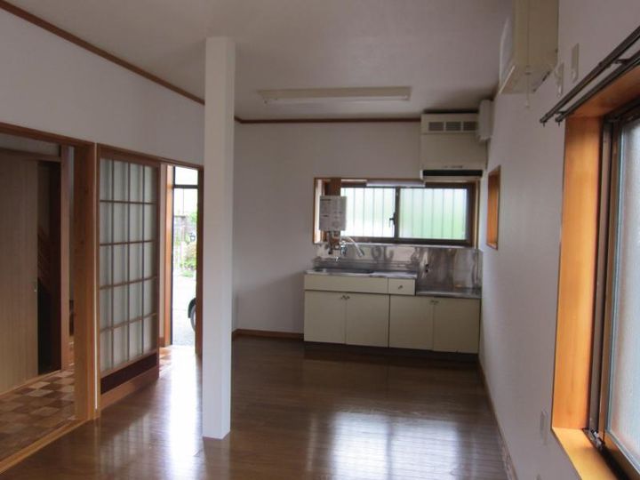 静岡県御殿場市中畑(一戸建)の賃貸物件の居間