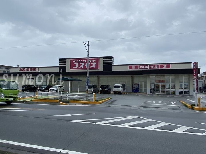 カーサリバティの周辺