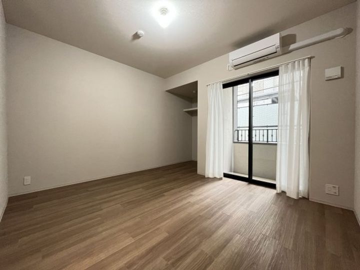 ミュー亀井町の居間