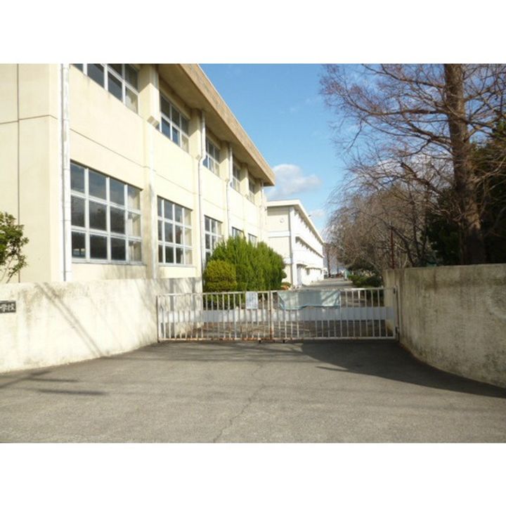 フォーレス・湖西の周辺