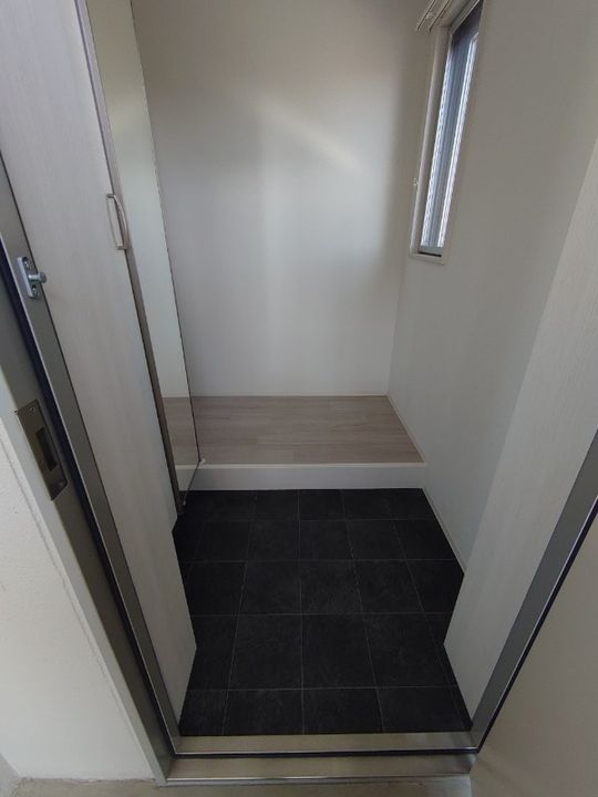 静岡県浜松市中央区住吉5(マンション)の賃貸物件の玄関